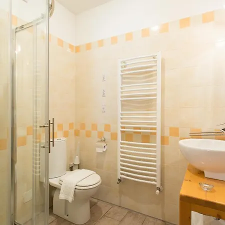 Spacapanova Hisa 3*
