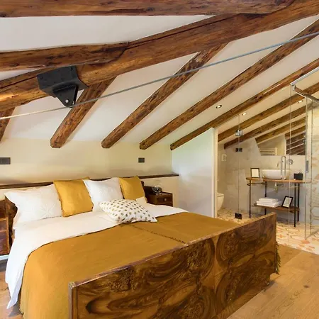 Spacapanova Hisa Bed & Breakfast 3*