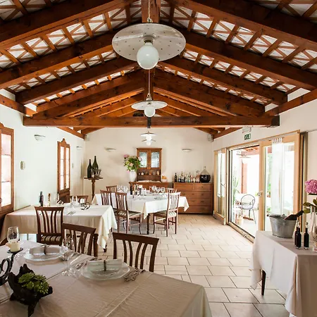 Alojamento de Acomodação e Pequeno-almoço Spacapanova Hisa 4*