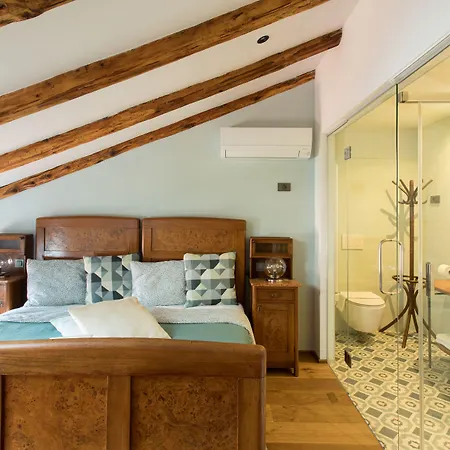 Spacapanova Hisa Alojamento de Acomodação e Pequeno-almoço 4*