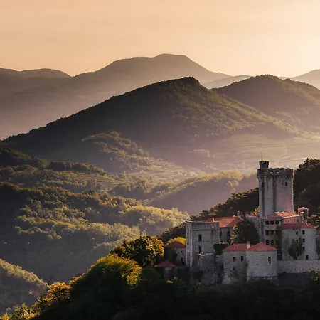 Spacapanova Hisa 4* Komen