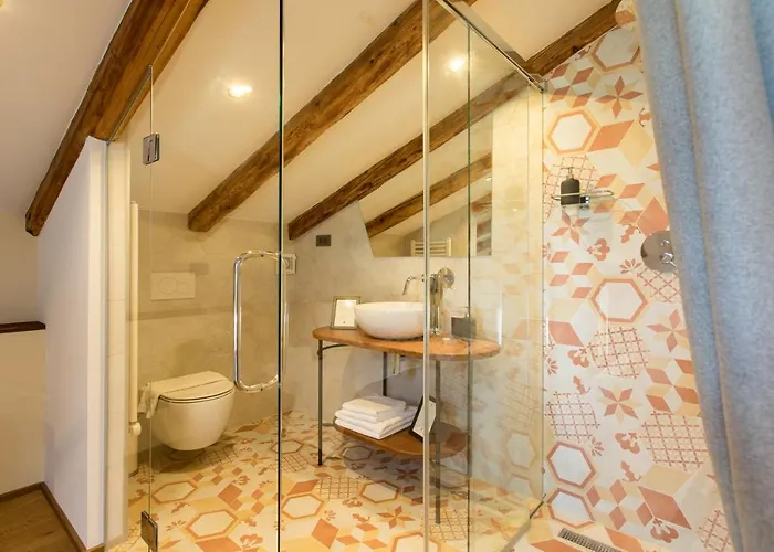 Spacapanova Hisa Komen